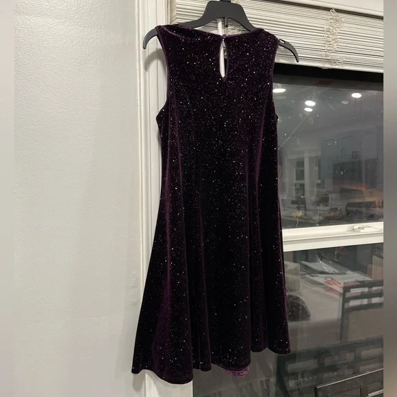 Girls purple dress size 7 - Picture 2 of 11